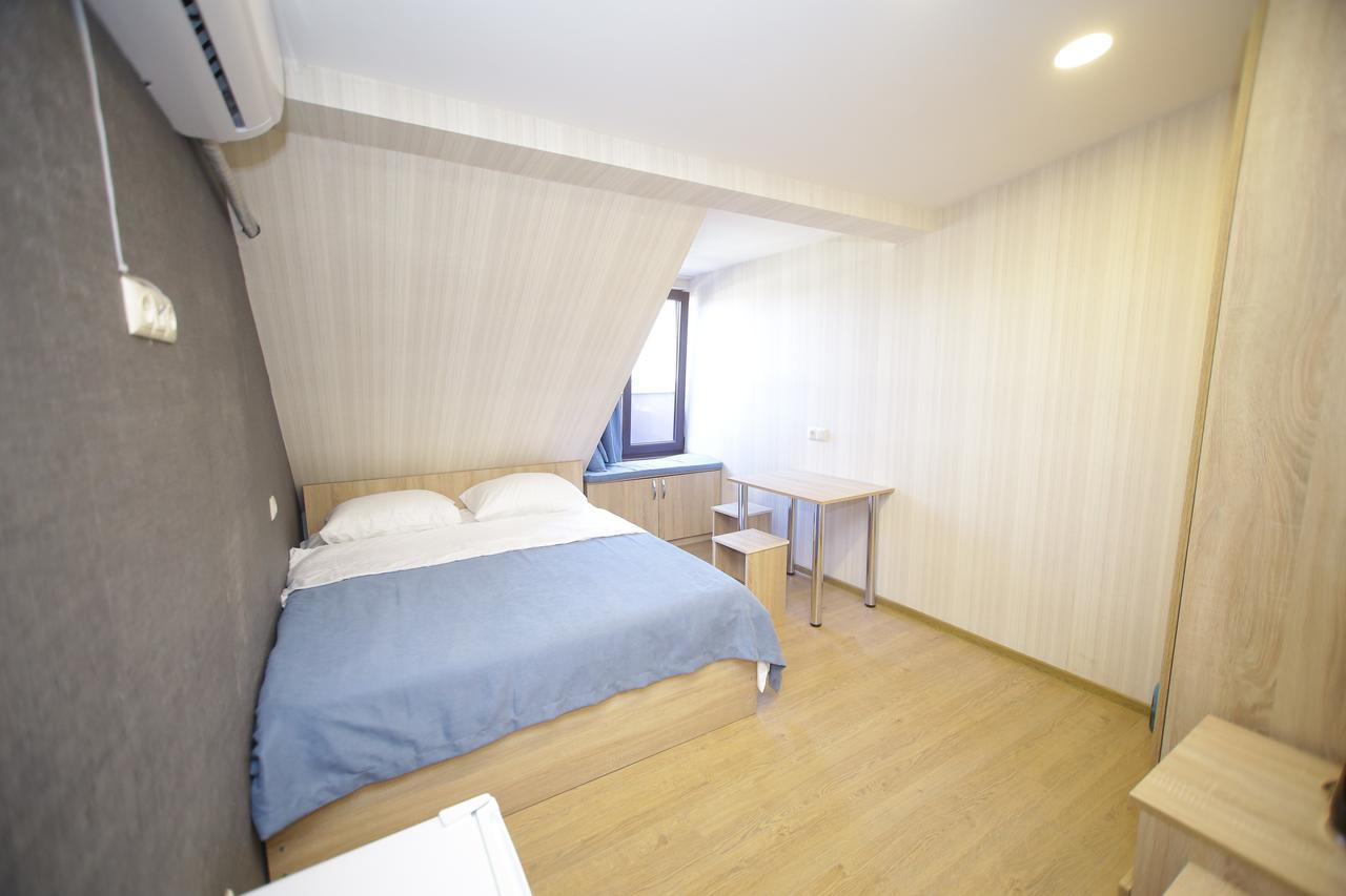 Four Rooms Tbilisi Bagian luar foto